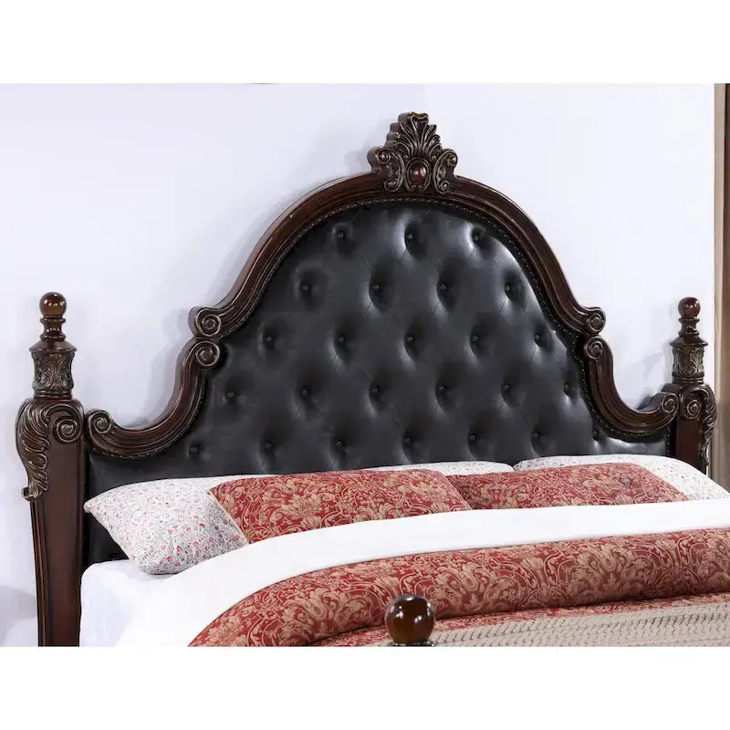 Lit à panneaux quatre-poteaux Eugène en similicuir touffeté à boutons, de style traditionnel