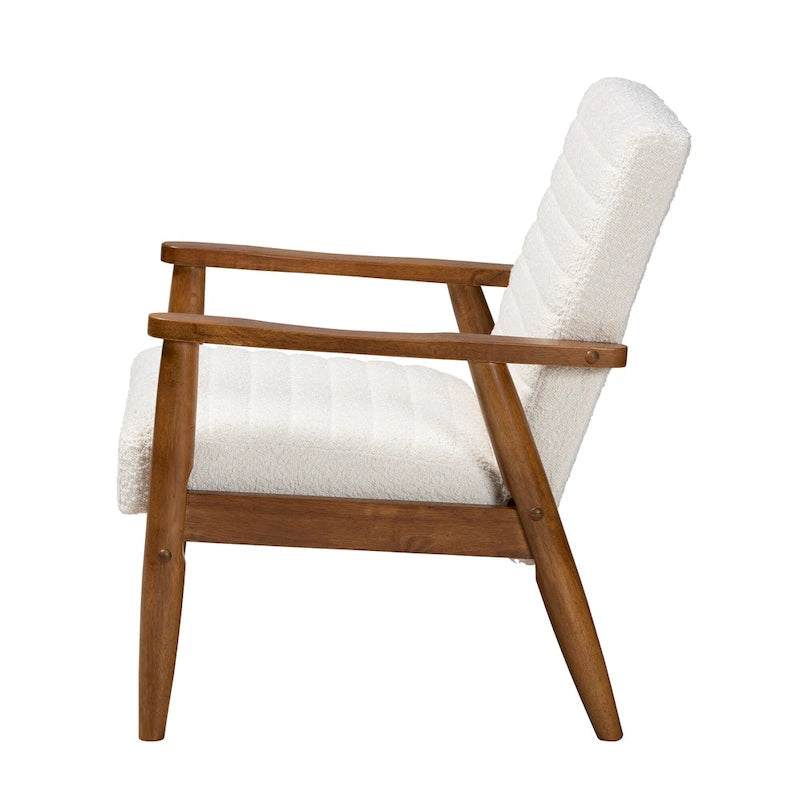 Fauteuil en tissu bouclette crème et bois de noyer de style milieu de siècle